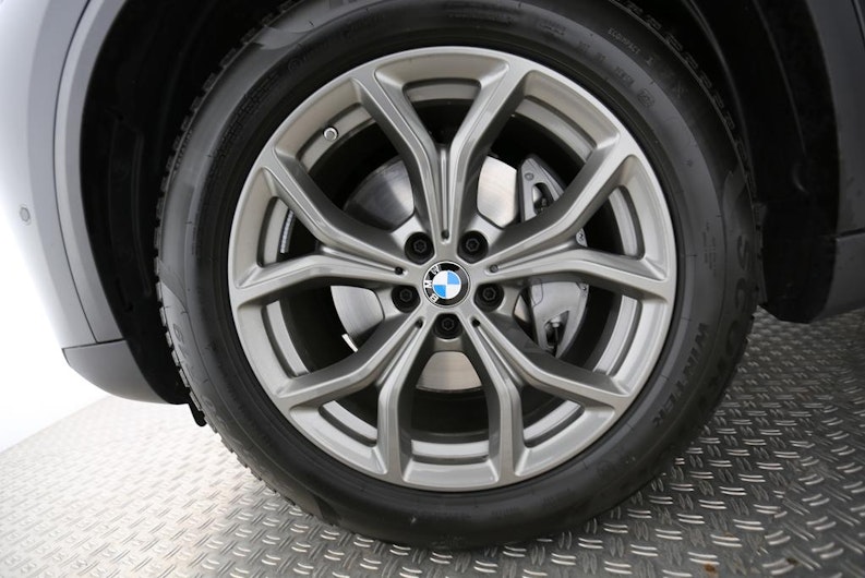 Vehicle image BMW X5