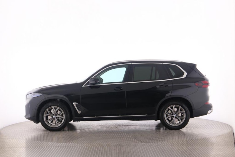 Vehicle image BMW X5