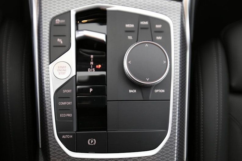 Vehicle image BMW 3 SERIES