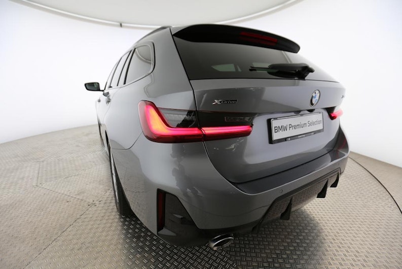 Vehicle image BMW 3 SERIES