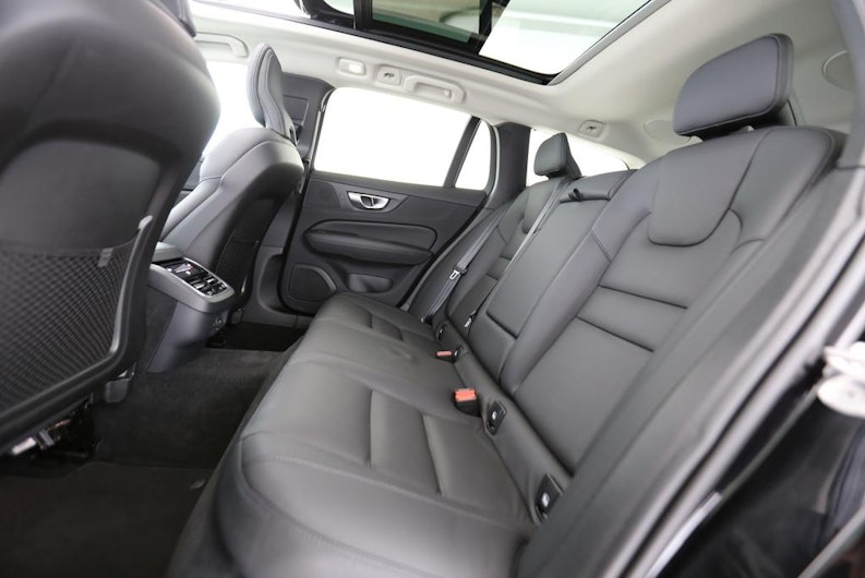 Vehicle image VOLVO V60