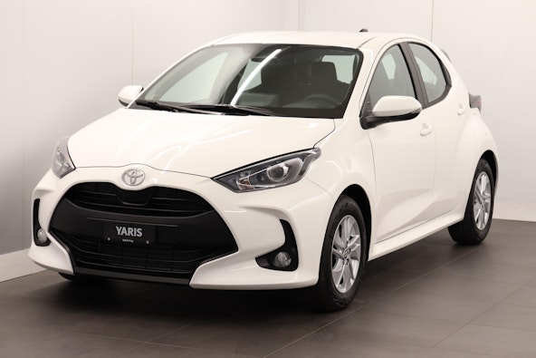 First vehicle image