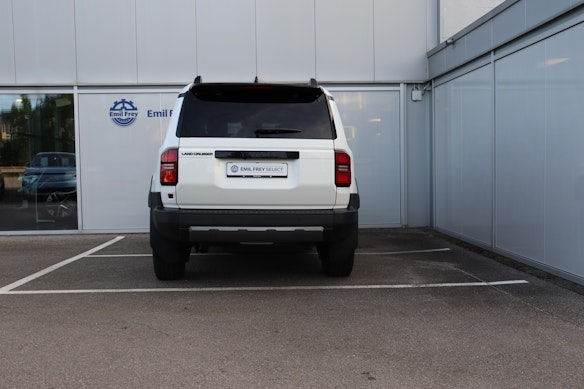 TOYOTA Land Cruiser 2.8 D Invincible 2