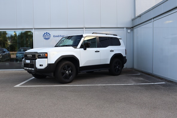 First vehicle image