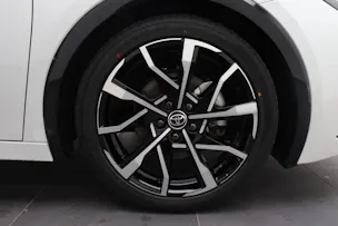 Toyota Prius 2.0 Plug-In-Hybrid Style