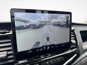 https://vehicle.imgix.net/3859629/5e359a9e-8bb9-4485-af0e-e14ed36dcd9f.jpg