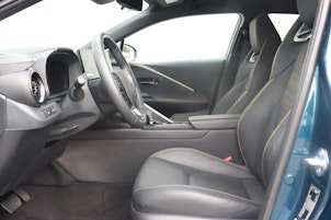 Vehicle image TOYOTA C-HR 2.0 PHEV Style Premiere