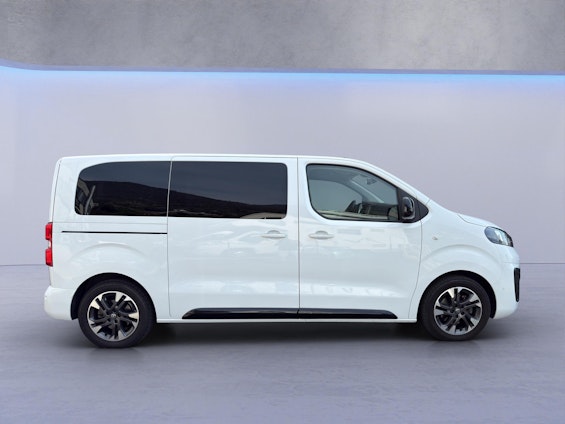 Vehicle image 7 Vehicle image 7