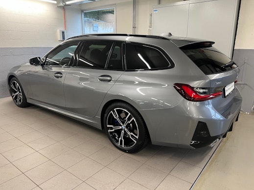 BMW 320d xDrive Touring 2