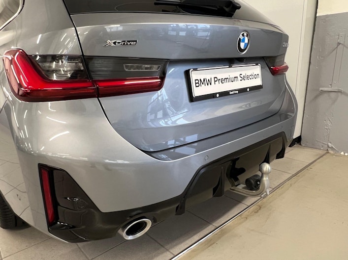 Vehicle image BMW 3 SERIES