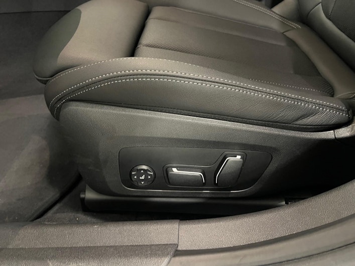 Vehicle image BMW 3 SERIES