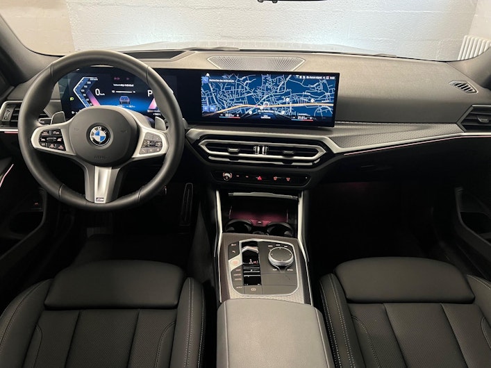 Vehicle image BMW 3 SERIES