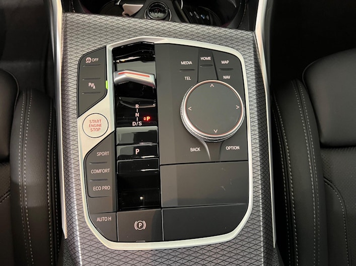 Vehicle image BMW 3 SERIES