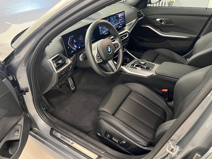 Vehicle image BMW 3 SERIES