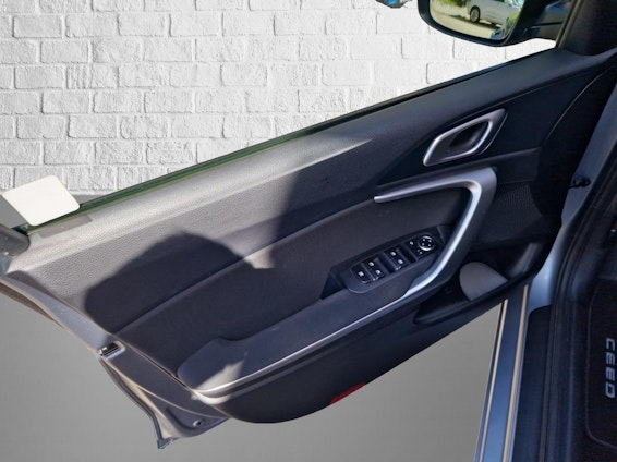 Vehicle image 12 Vehicle image 12