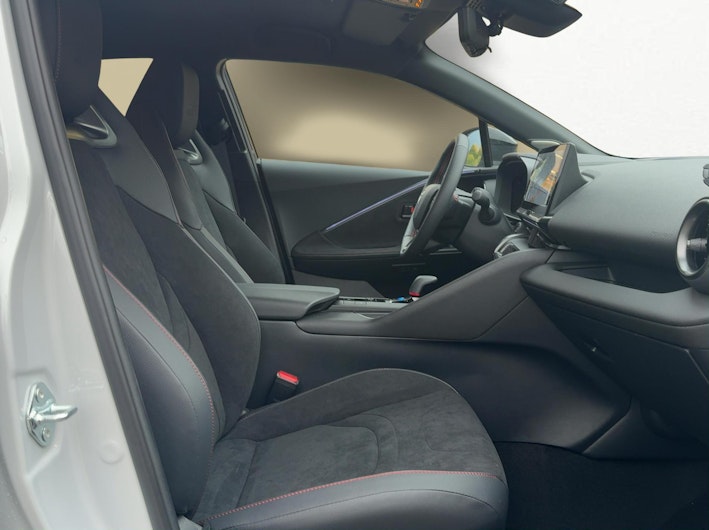 Vehicle image TOYOTA C-HR