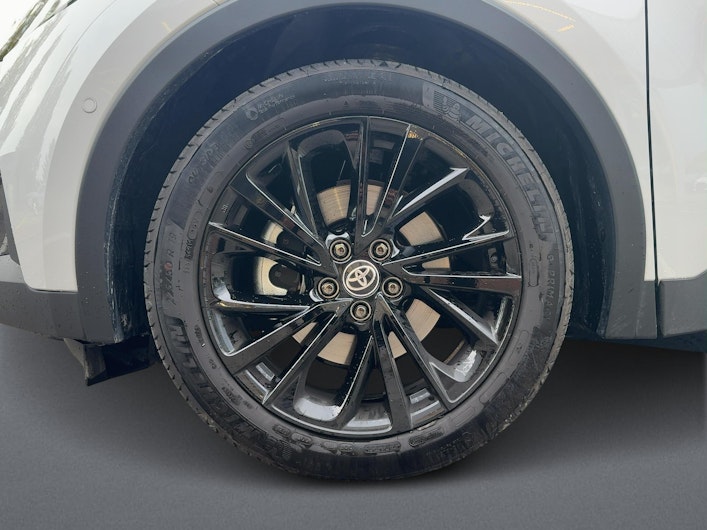 Vehicle image TOYOTA C-HR