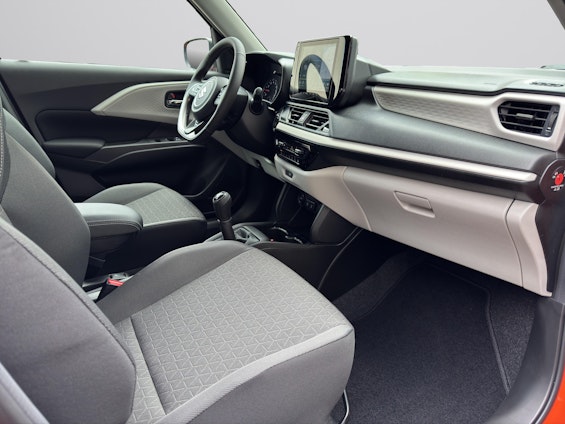 Vehicle image 8