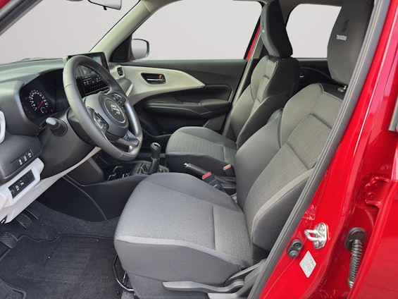 Vehicle image 4