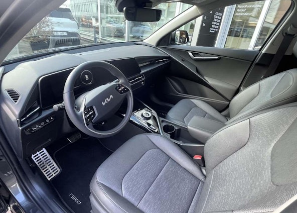 Vehicle image 4 Vehicle image 4