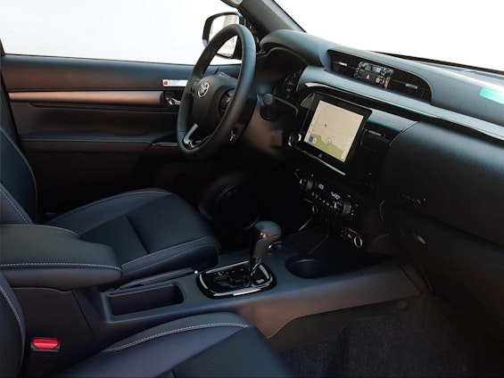 Vehicle image 14
