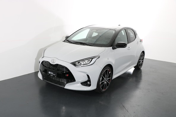 First vehicle image