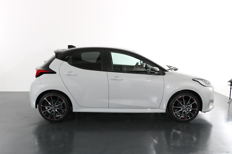 Vehicle image TOYOTA YARIS