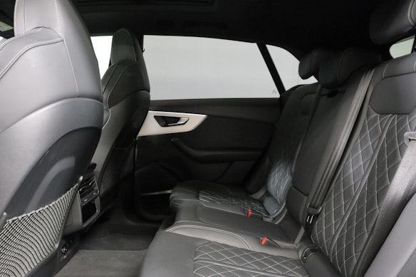 AUDI Q8 3.0 55 TFSI quattro T-Tronic 3