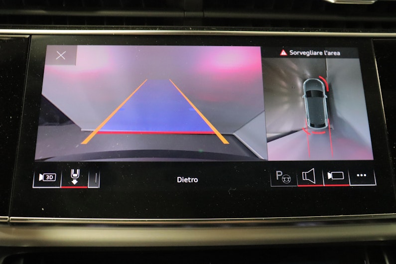 Vehicle image AUDI Q8