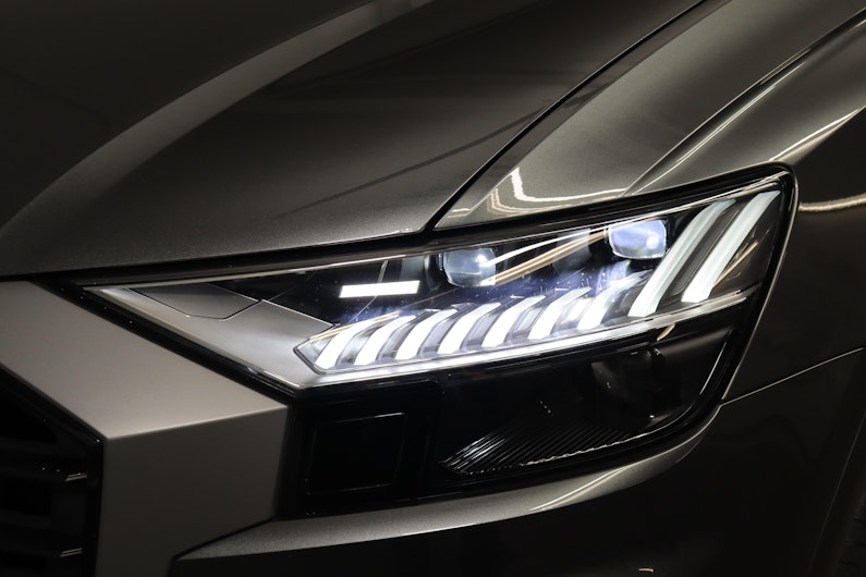 Vehicle image AUDI Q8