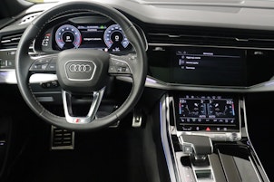 Vehicle image AUDI Q8 3.0 55 TFSI quattro T-Tronic