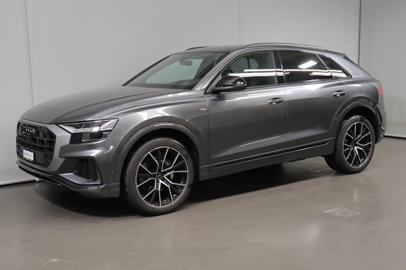 Vehicle image AUDI Q8