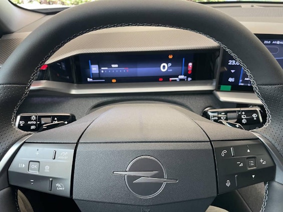 Vehicle image 5 Vehicle image 5