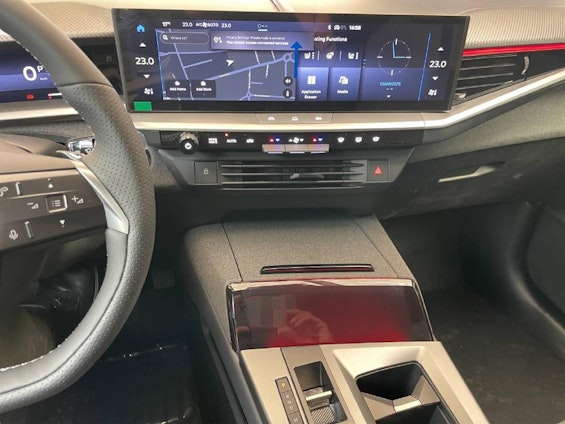 Vehicle image 6 Vehicle image 6