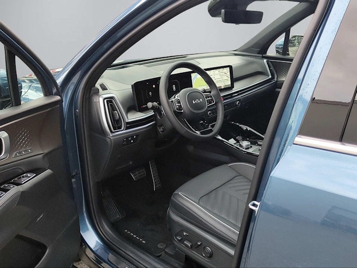 Vehicle image KIA SORENTO