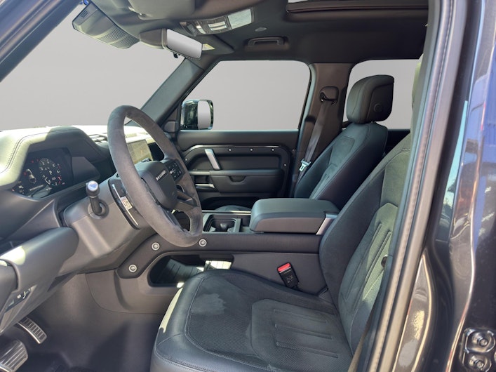 Vehicle image LAND ROVER DEFENDER