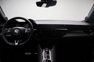 Vehicle image ALFA ROMEO Junior 1.2 Ibrida Q4