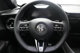 Alfa Romeo Junior 1.2 Ibrida Q4 Pack Tech & Sky