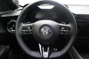 Vehicle image ALFA ROMEO Junior 1.2 Ibrida Q4