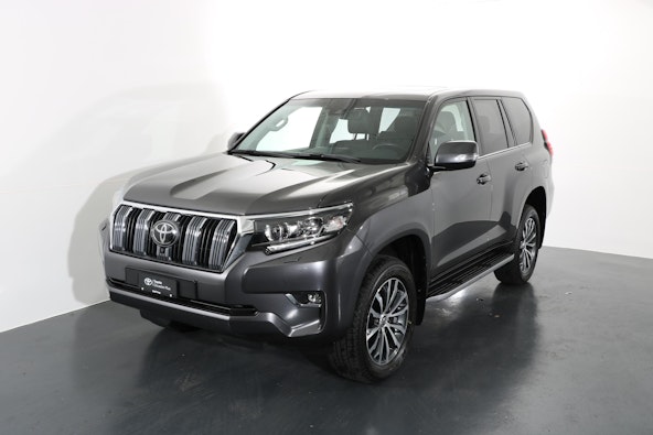 First vehicle image