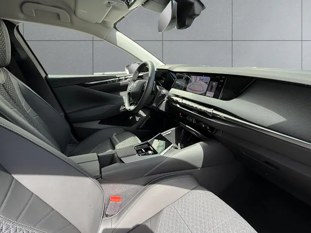 DS Automobiles 4 1.2 Hybrid Pallas