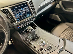 https://vehicle.imgix.net/3860972/c3a8e6d4-3bf9-4659-9d3b-959825f3e5cf.jpg