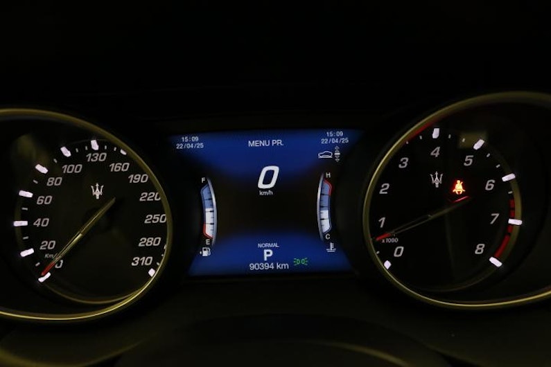 Vehicle image MASERATI LEVANTE