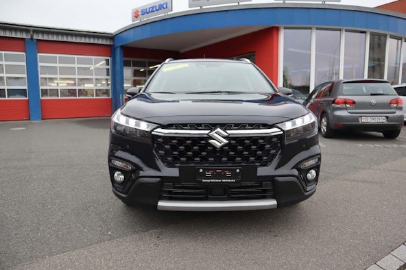 First vehicle image