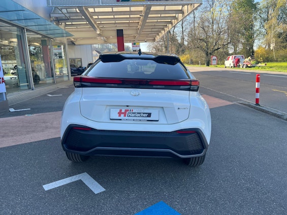 Vehicle image 21