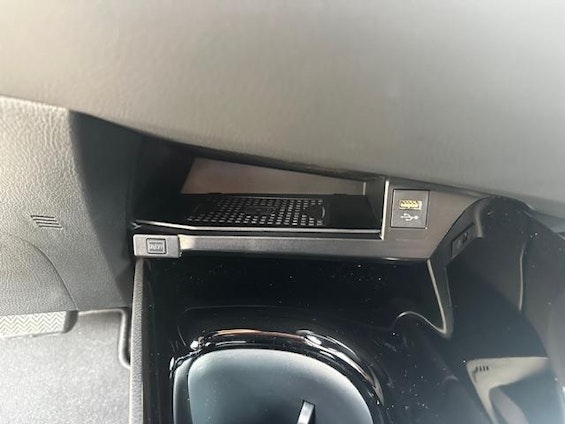 Vehicle image 13 Vehicle image 13