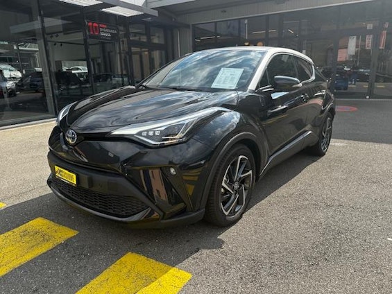 First vehicle image First vehicle image