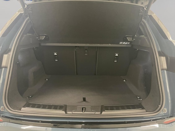 Vehicle image 12 Vehicle image 12