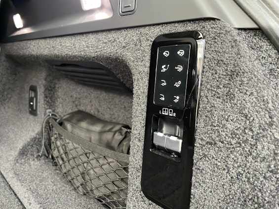 Vehicle image 12 Vehicle image 12