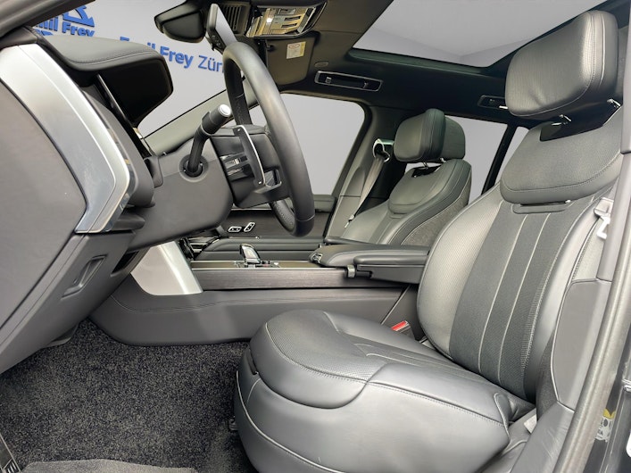 Vehicle image LAND ROVER RANGE ROVER